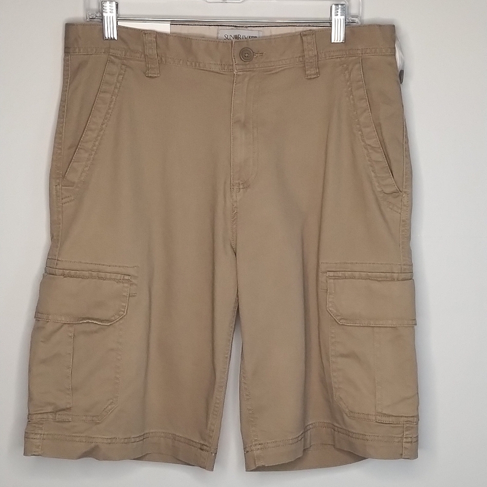 NWT Khaki Cargo Shorts size 32 Sun River 11" inseam stretch